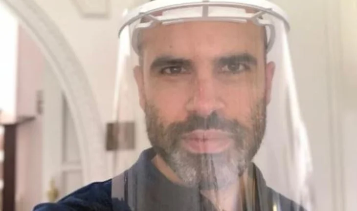 An electronic trading MD is creating visors for COVID-19 medics