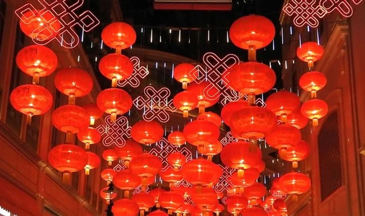 Singapore is better for finance, but Hong Kong has the razzle