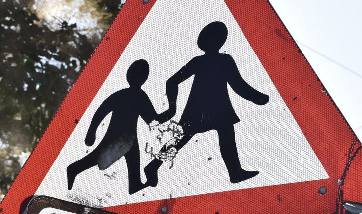 school crossing sign 